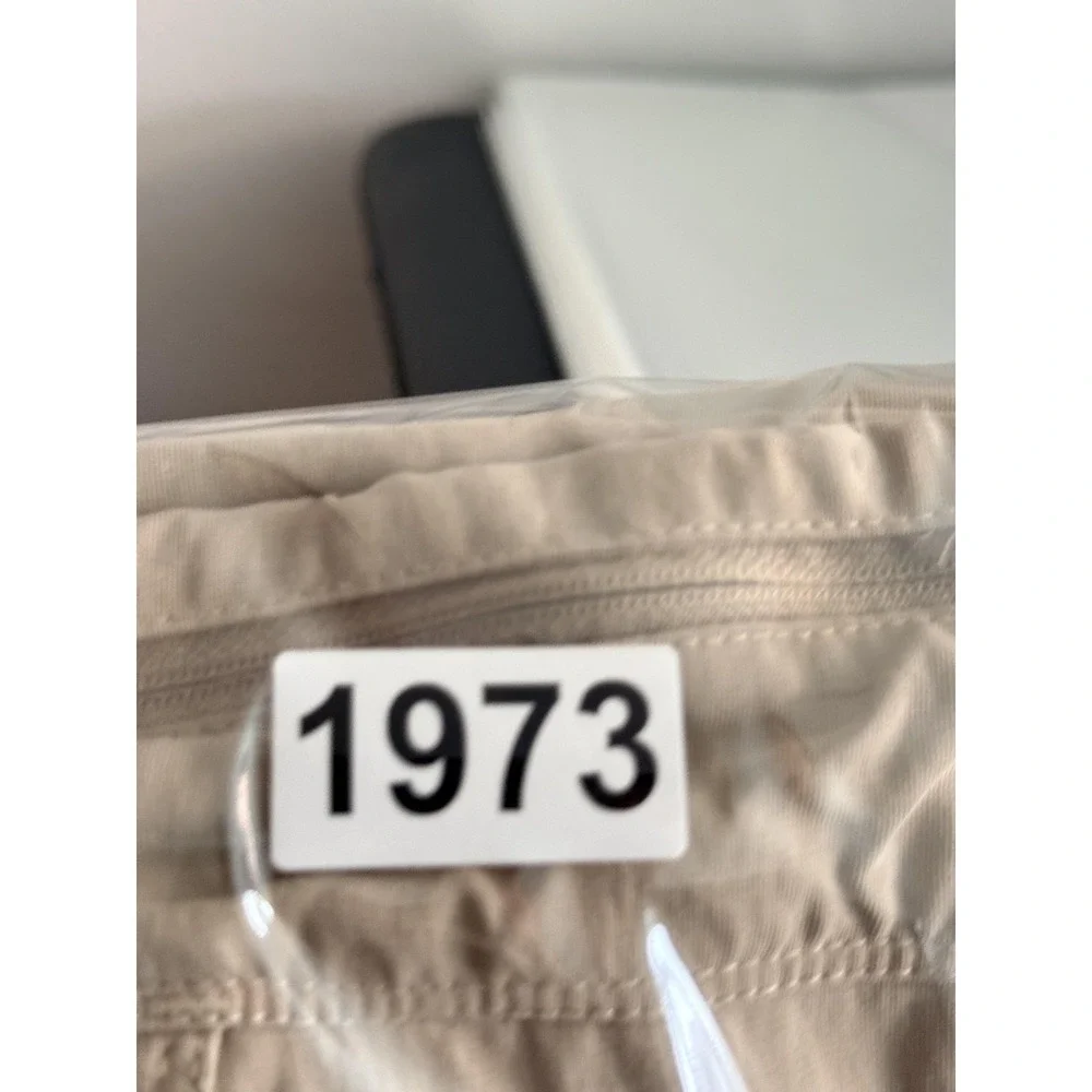 The North Face Shorts Mens XL Beige Nylon Hiking 9 Inseam Belted Cargo